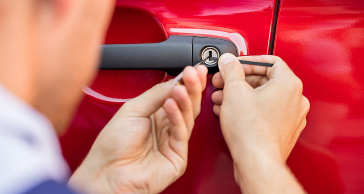 Disadvantages Of Using Common Tricks To Unlock Your Car